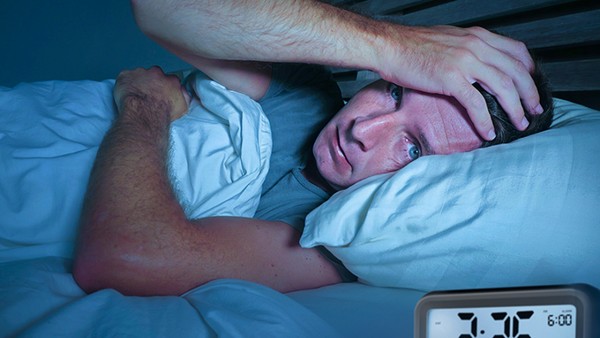 眼睛發(fā)酸發(fā)張，偶爾還頭暈