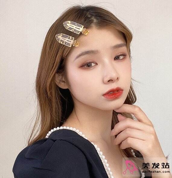 今年最火的發(fā)飾推薦 側(cè)邊夾發(fā)型美翻天