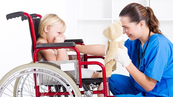 新生兒腦損傷一定就是缺氧嗎？新生兒腦損傷的原因有三大類(lèi)