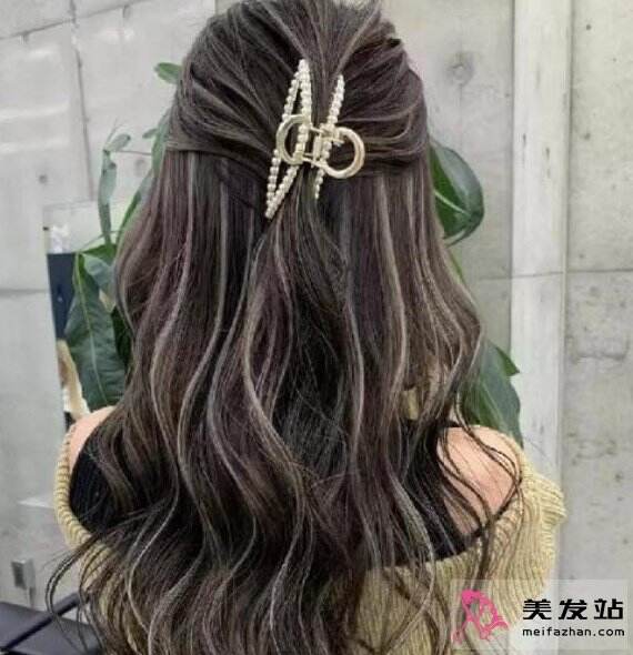 鯊魚(yú)夾怎么扎頭發(fā)好看 最美鯊魚(yú)夾扎發(fā)推薦