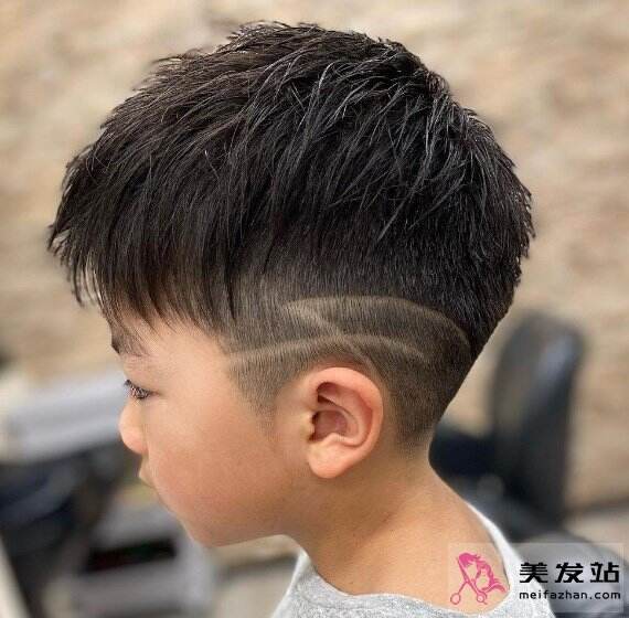 小男孩酷炫短發(fā)推薦 雕刻短發(fā)越剪越帥 小男孩酷炫短發(fā)推薦 雕刻短發(fā)越剪越帥
