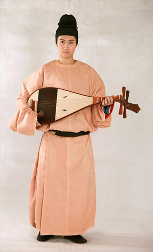 漢服除了交領(lǐng)上襦，還有一款非常舒適時(shí)尚的圓領(lǐng)袍（漢服除了交領(lǐng)上襦）