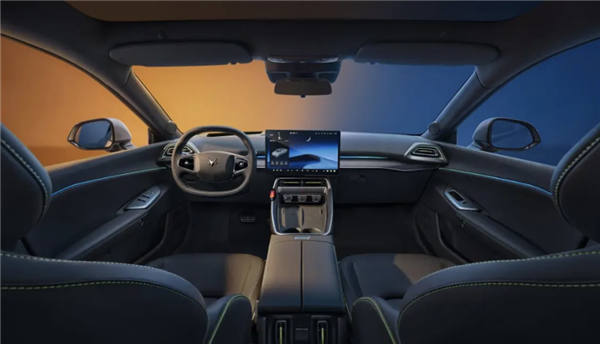 環(huán)抱式設(shè)計+賽車座椅！極狐阿爾法S5內(nèi)飾官圖發(fā)布