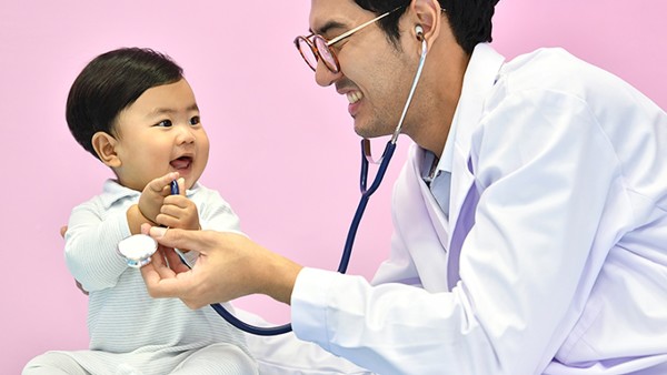 ?年輕母親怎樣與寶寶多交往?祖輩照看寶寶缺點(diǎn)不可小覷