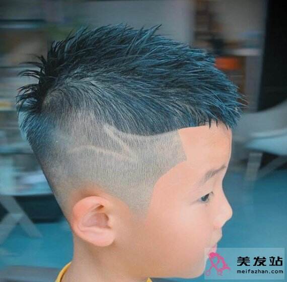小男孩酷炫短發(fā)推薦 雕刻短發(fā)越剪越帥 小男孩酷炫短發(fā)推薦 雕刻短發(fā)越剪越帥