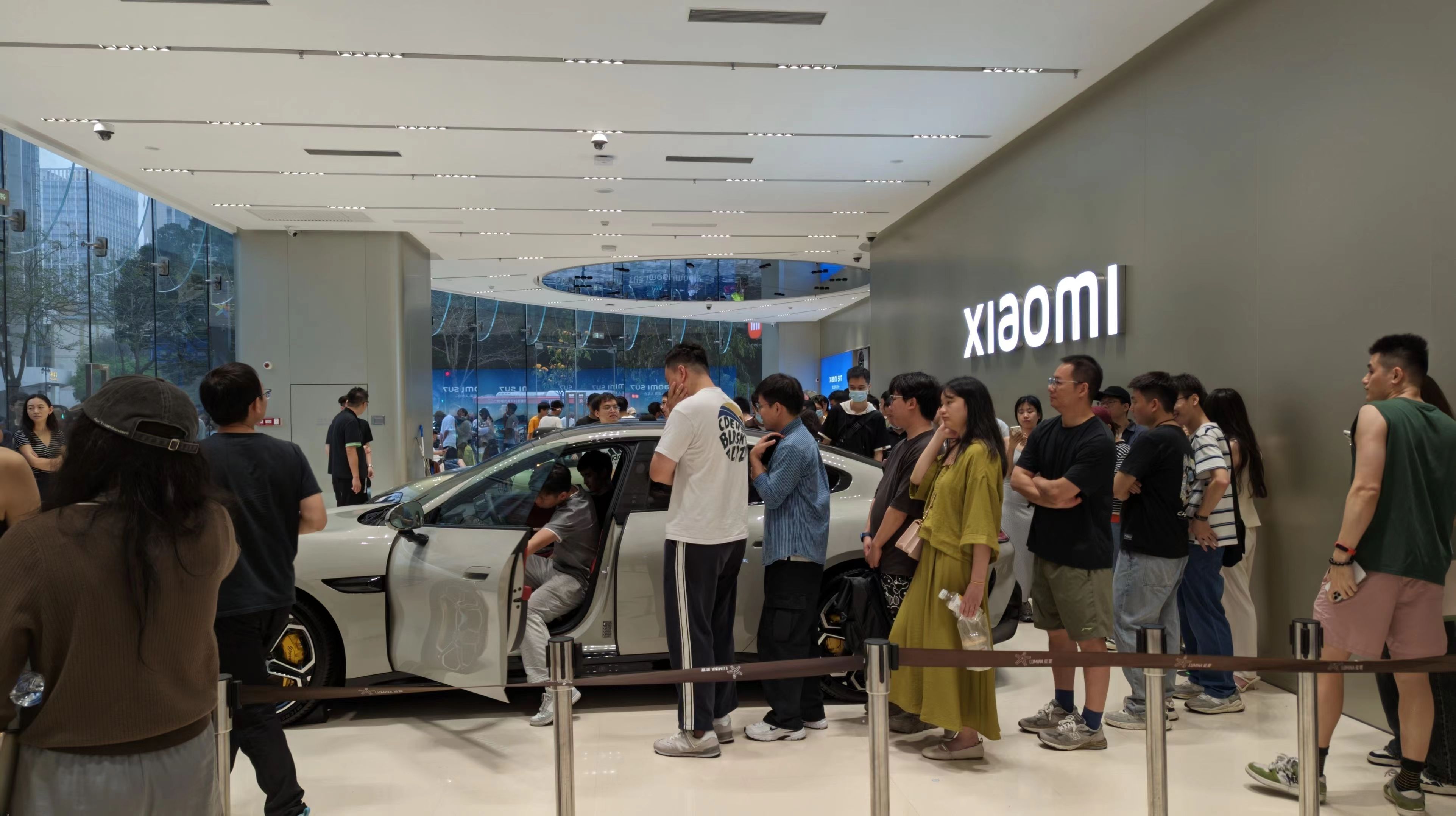 小米汽車上市72小時：試駕者排長隊，提車等半年，雷軍如何化解“產(chǎn)能危機”？