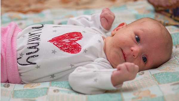 新生兒打嗝的應對方法有哪些？如何預防新生兒打嗝？