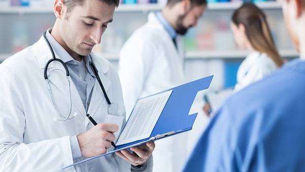 為什么掛號要選副主任醫(yī)師盡量別掛主任醫(yī)師？