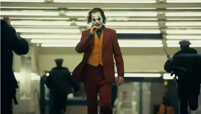 八十歲的蝙蝠俠，是永遠不老的超級英雄（八十歲的蝙蝠俠）(3)