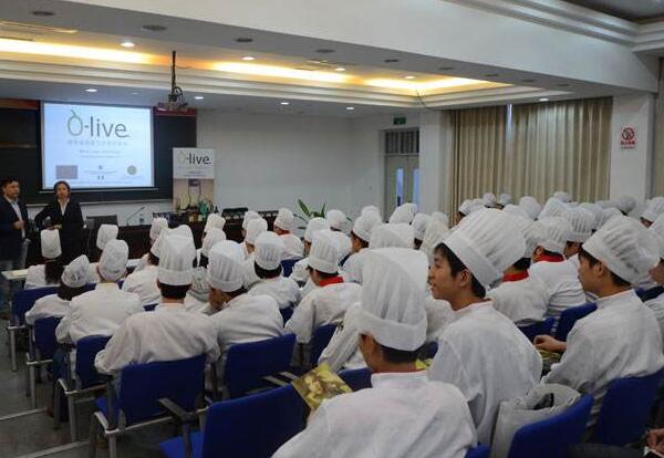 西餐學(xué)校十大排名，選這些讓就業(yè)道路更順暢！