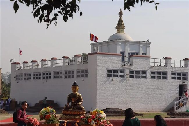 烏蘭圖雅放歌“藍(lán)毗尼國(guó)際和平音樂(lè)節(jié)” 祝中尼友誼長(zhǎng)存