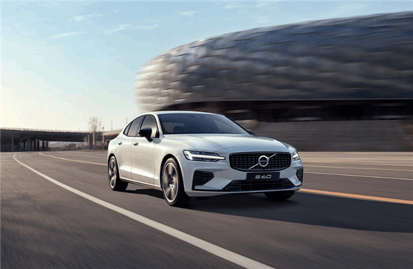 還買(mǎi)BBA么 博主曝沃爾沃S60終端優(yōu)惠11萬(wàn) 裸車(chē)不到20萬(wàn)