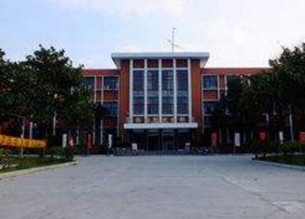 西餐學(xué)校十大排名，選這些讓就業(yè)道路更順暢！