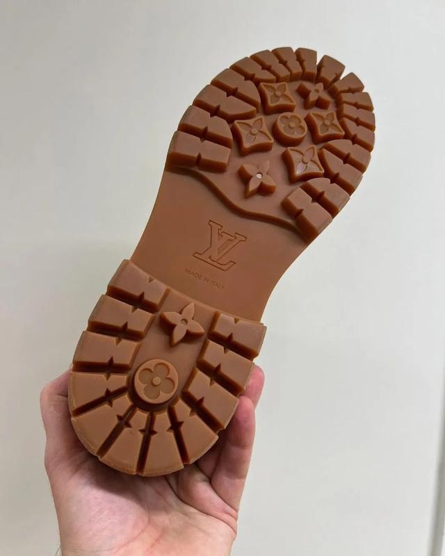 lv鞋子（lv鞋子價(jià)格正品官網(wǎng)）(6)