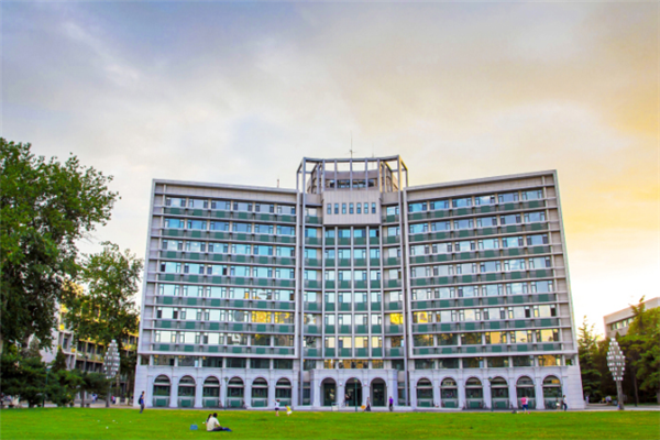 985的政法大學(xué)排行榜前十：北京大學(xué)僅第三，看看誰(shuí)是第一