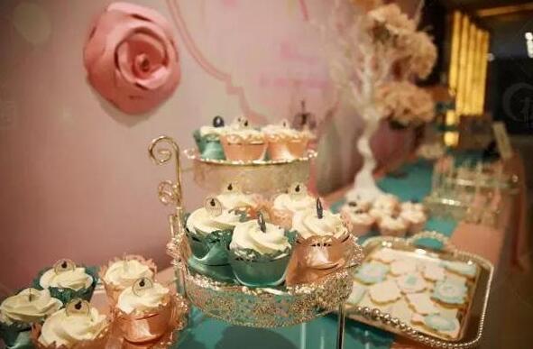 西餐學(xué)校十大排名，選這些讓就業(yè)道路更順暢！