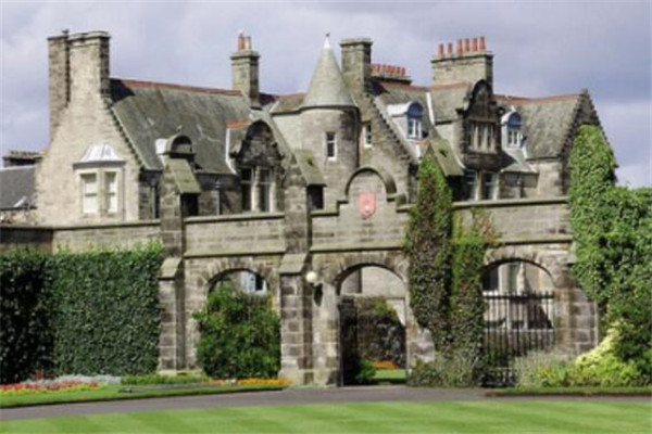 英國有哪些比較好的商學(xué)院？英國商學(xué)院排名