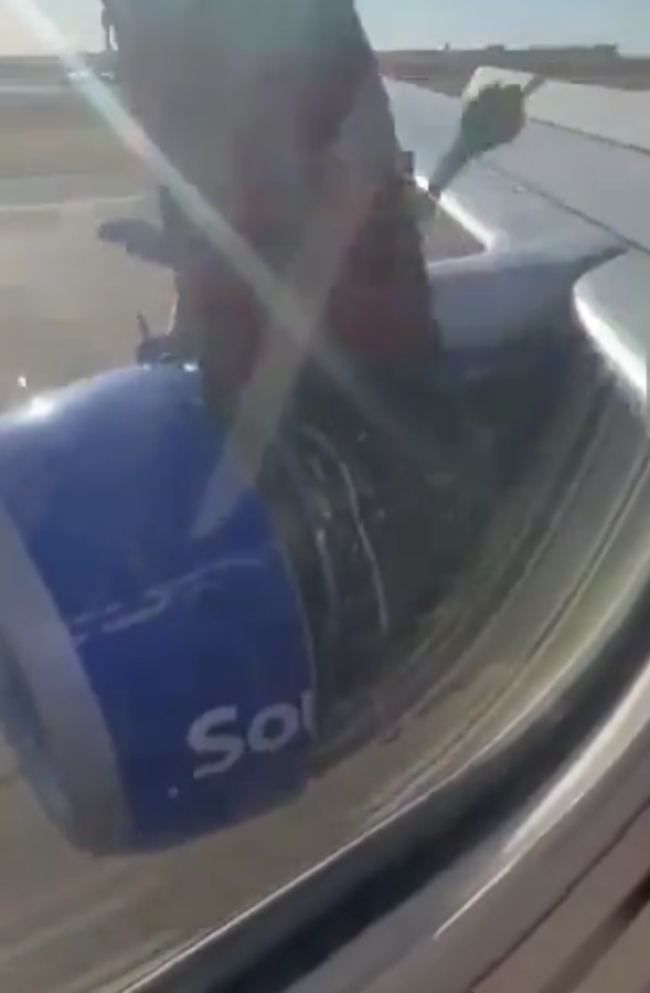 美國一波音737客機(jī)起飛時(shí)發(fā)動(dòng)機(jī)罩脫落 緊急返航降落