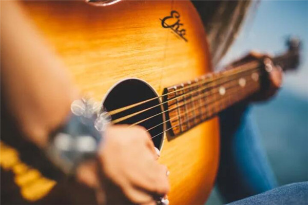 十種不適合學吉他的人 怕手指痛就別學，你適合學嗎