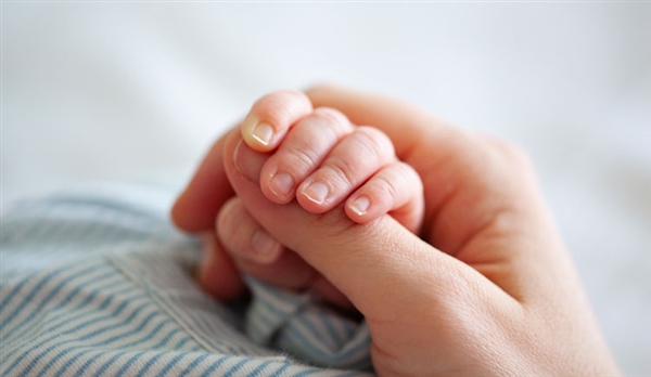 雙胞胎在龍年龍月龍日龍時出生：好事成雙