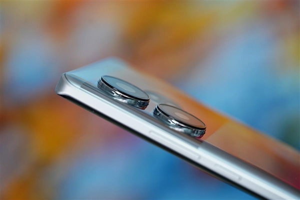 6000尼特?zé)o雙屏！realme真我GT Neo6 SE圖賞