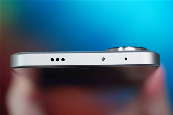 中端機(jī)首次用上驍龍8s Gen 3！Redmi Turbo 3圖賞