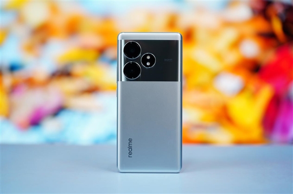6000尼特?zé)o雙屏！realme真我GT Neo6 SE圖賞
