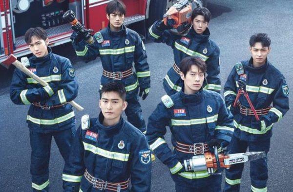 一個(gè)神奇的綜藝，《一往無(wú)前的藍(lán)》 是被老張家承包了嗎（一個(gè)神奇的綜藝）(4)