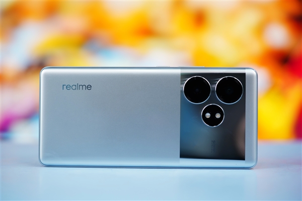 6000尼特?zé)o雙屏！realme真我GT Neo6 SE圖賞
