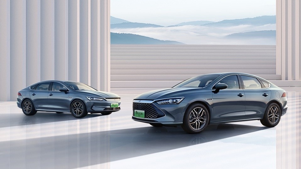 秦PLUS榮耀版3月月銷50394輛，榮膺“全品類汽車銷冠”