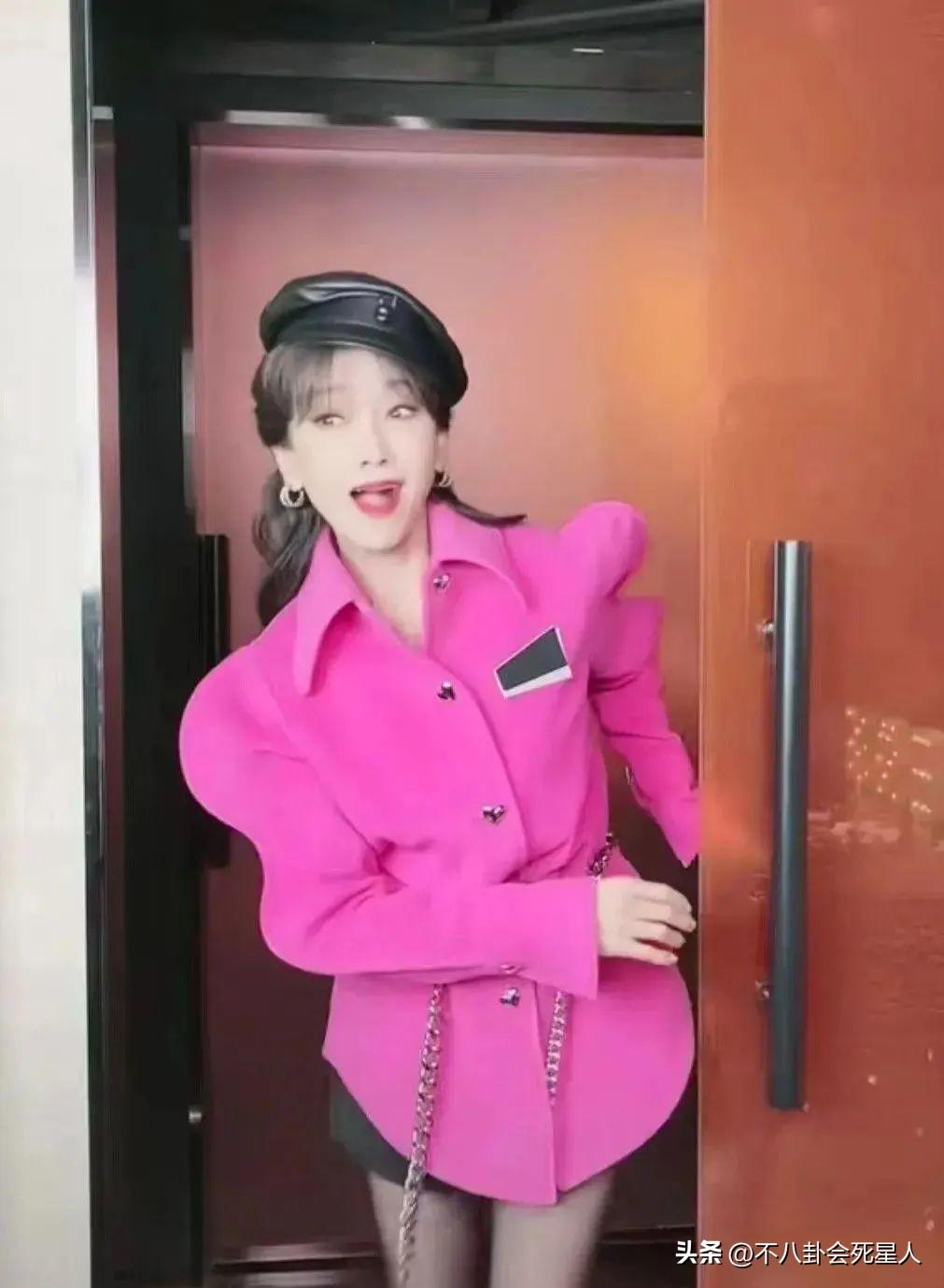 "趙雅芝穿著紫色套裝引爭(zhēng)議，70歲扮嫩還是自由選擇？" 22