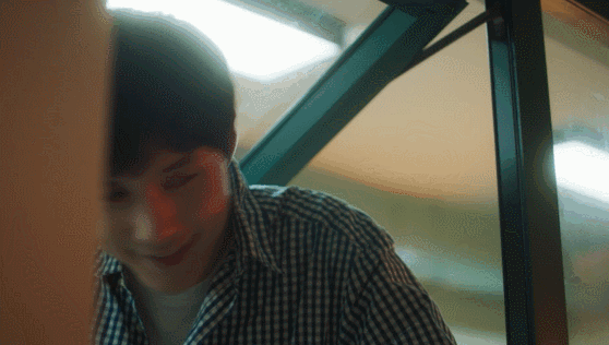 終于有一部劇來教我們?nèi)绾握剳賽哿耍ńK于有一部劇來教我們?nèi)绾握剳賽哿耍?31)