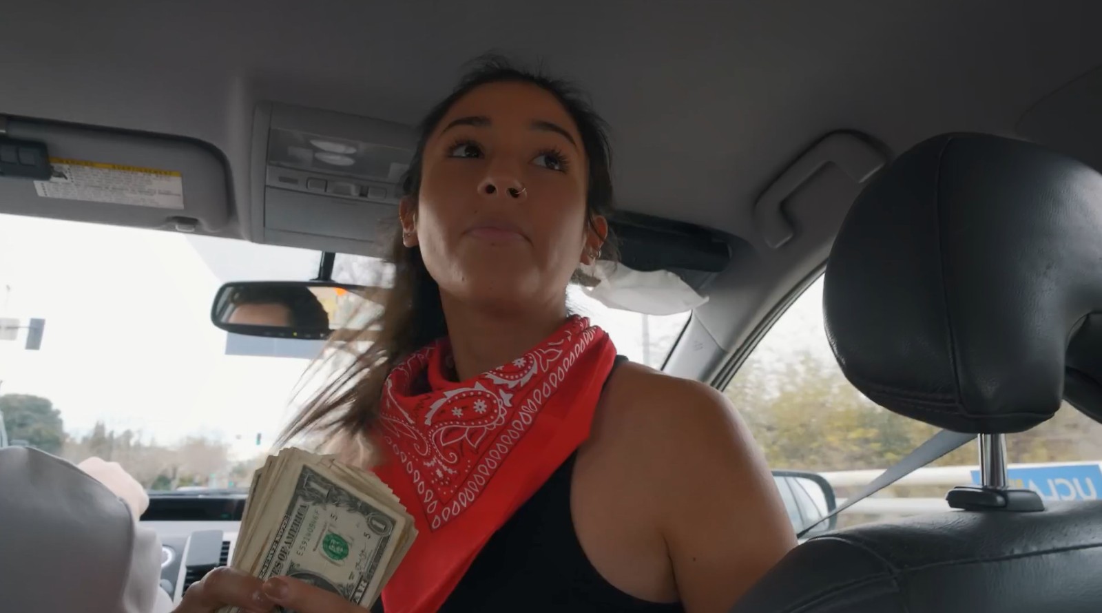 神還原，細(xì)節(jié)拉滿！粉絲用現(xiàn)實(shí)場(chǎng)景復(fù)刻《GTA6》預(yù)告片