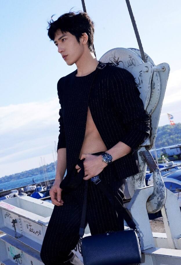 萬(wàn)寶龍全球品牌大使井柏然出席2024“鐘表與奇跡”日內(nèi)瓦高級(jí)鐘表展：探索冰封深海極境