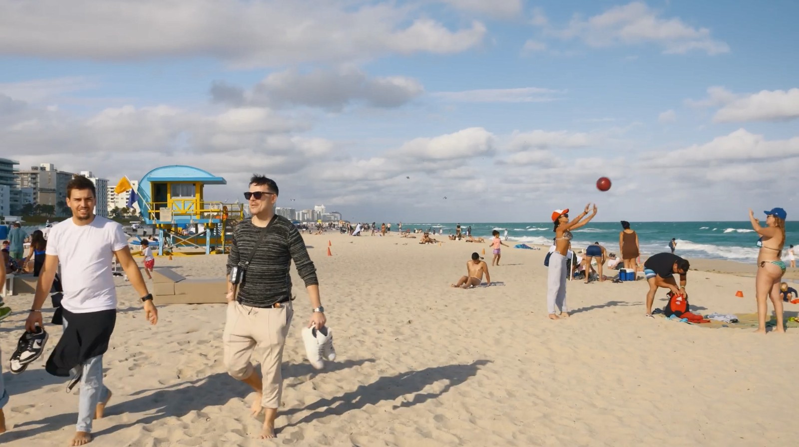 神還原，細(xì)節(jié)拉滿！粉絲用現(xiàn)實(shí)場(chǎng)景復(fù)刻《GTA6》預(yù)告片