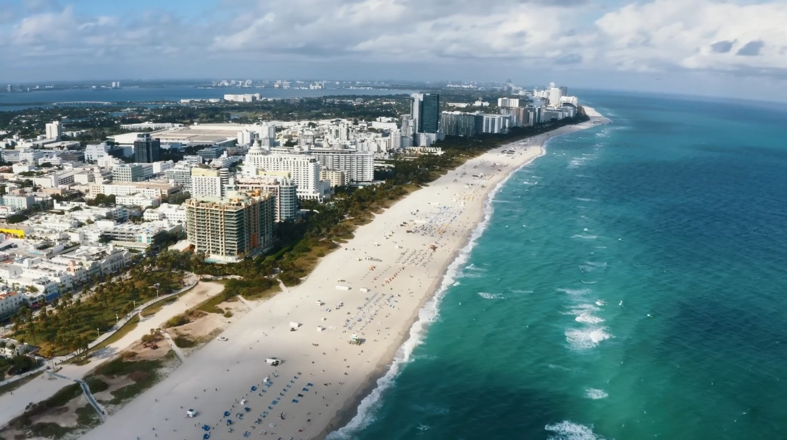 神還原，細(xì)節(jié)拉滿！粉絲用現(xiàn)實(shí)場(chǎng)景復(fù)刻《GTA6》預(yù)告片