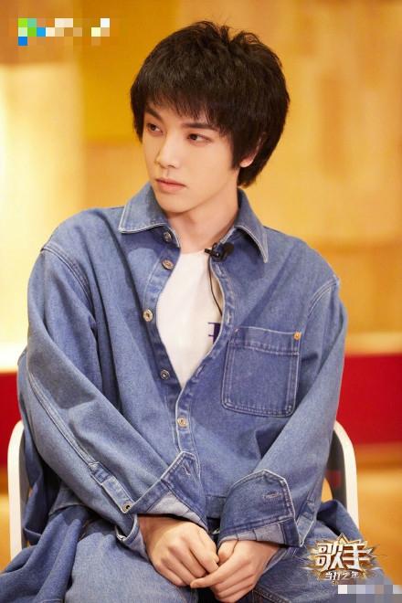 華晨宇扮古裝搞笑cos許仙 顯露出諧星體質(華晨宇扮古裝搞笑cos許仙)(6)