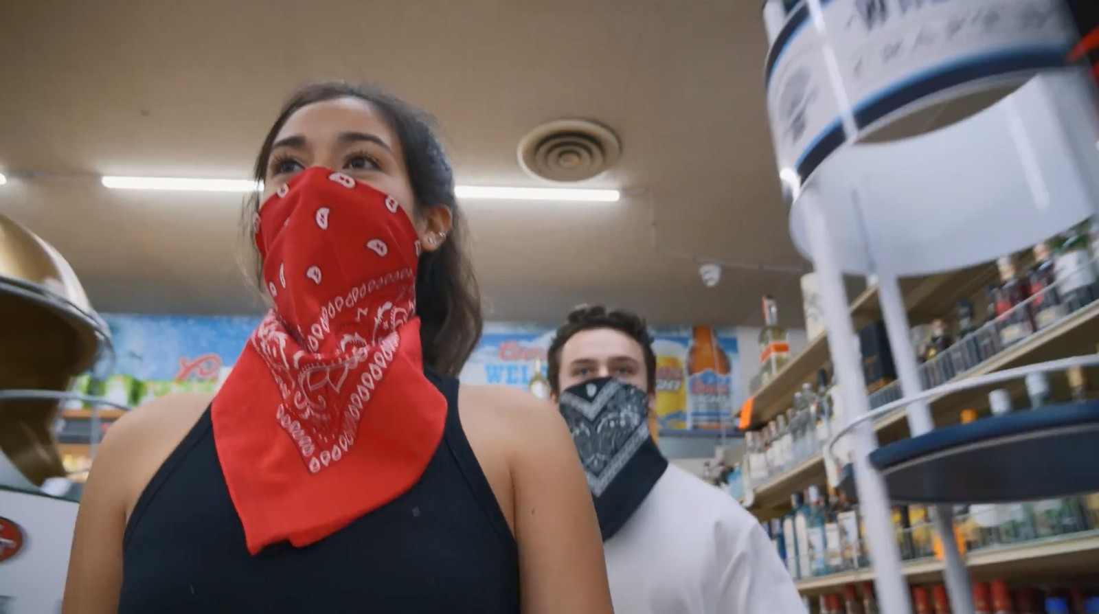 神還原，細(xì)節(jié)拉滿！粉絲用現(xiàn)實(shí)場(chǎng)景復(fù)刻《GTA6》預(yù)告片