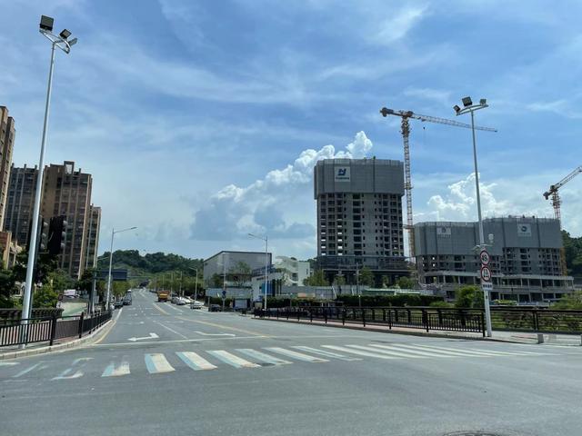 廣州黃埔長(zhǎng)嶺居新盤哪來的自信 地價(jià)8千 ，房?jī)r(jià)6萬（廣州黃埔長(zhǎng)嶺居新盤哪來的自信）(11)