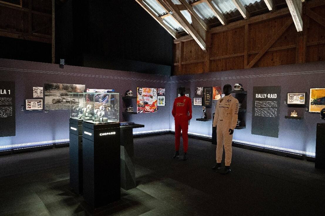 Chopard蕭邦聯(lián)合總裁卡爾-弗雷德里克·舍費爾攜手傳奇賽車手杰克·?？怂构餐視匀聞?chuàng)意合作成果 Mille Miglia Classic Chronograph JX7腕表