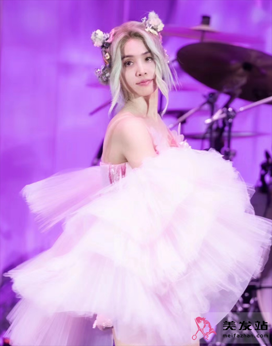 蔡依林演唱會(huì)造型 甜酷鬼馬巨個(gè)性 蔡依林演唱會(huì)造型 甜酷鬼馬巨個(gè)性