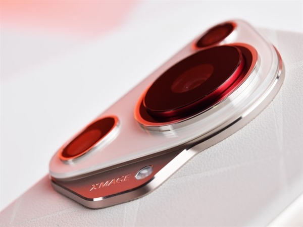 華為機(jī)皇實(shí)至名歸！華為Pura 70 Ultra快速上手