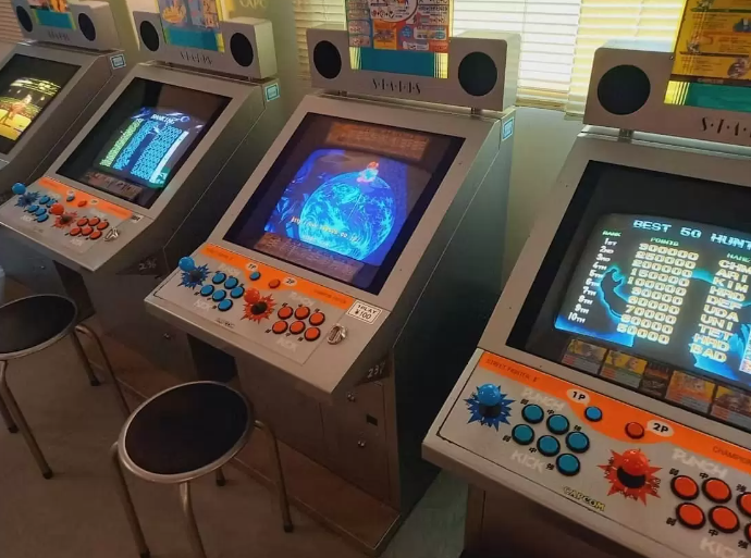 日本網(wǎng)紅游戲廳《復(fù)古游戲秘密基地》眾籌 遭火災(zāi)需重建