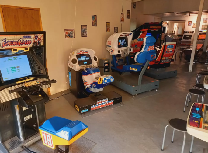 日本網(wǎng)紅游戲廳《復(fù)古游戲秘密基地》眾籌 遭火災(zāi)需重建