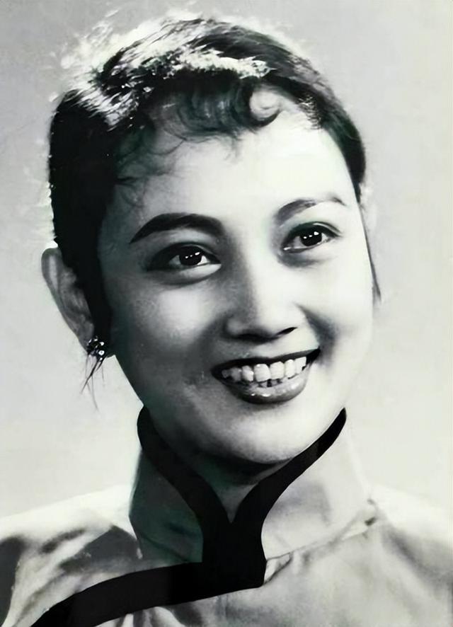 王曉棠 上世紀(jì)家喻戶曉的女將軍，60后們的女神，如今卻少有人知（上世紀(jì)家喻戶曉的女將軍）(5)