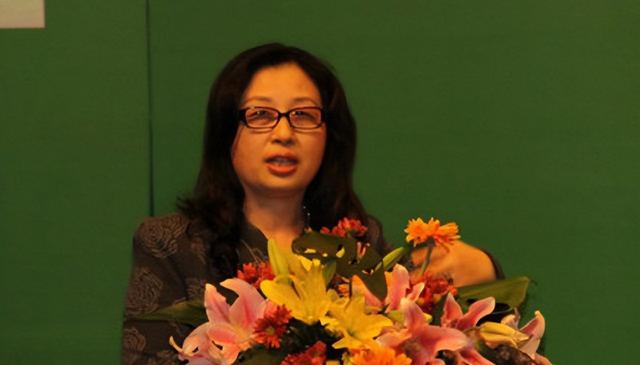 華為最早的創(chuàng)業(yè)者，任正非的左膀右臂，被人成為 華為女皇（華為最早的創(chuàng)業(yè)者）(3)