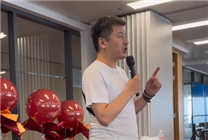 張雪峰宣布公司五一不調(diào)休：上班時間還調(diào)整到11點