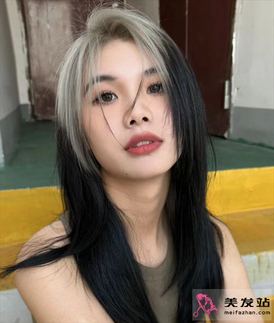 今年流行爆頂染 復(fù)古時髦吸睛