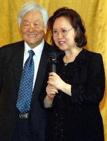 瓊瑤 與詩經(jīng)《木瓜》的不解之緣（與詩經(jīng)木瓜的不解之緣）(8)