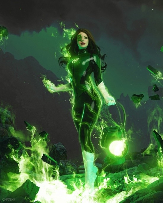 俄妹COS小丑女：膠衣抹胸 身材絕佳